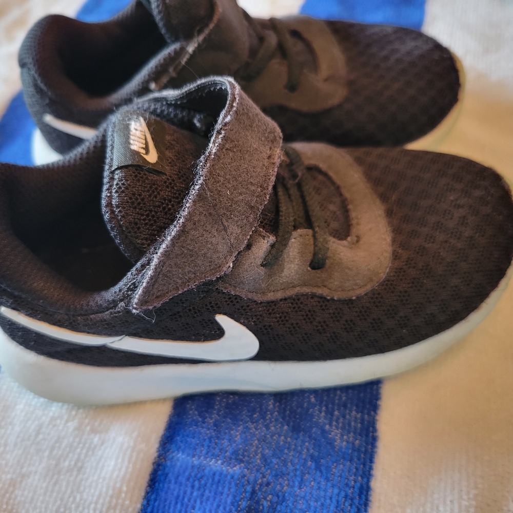 Nike Kids Black Sneakers